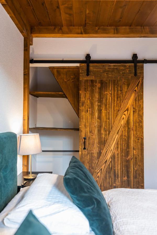 Lucnica Apartments タレ エクステリア 写真