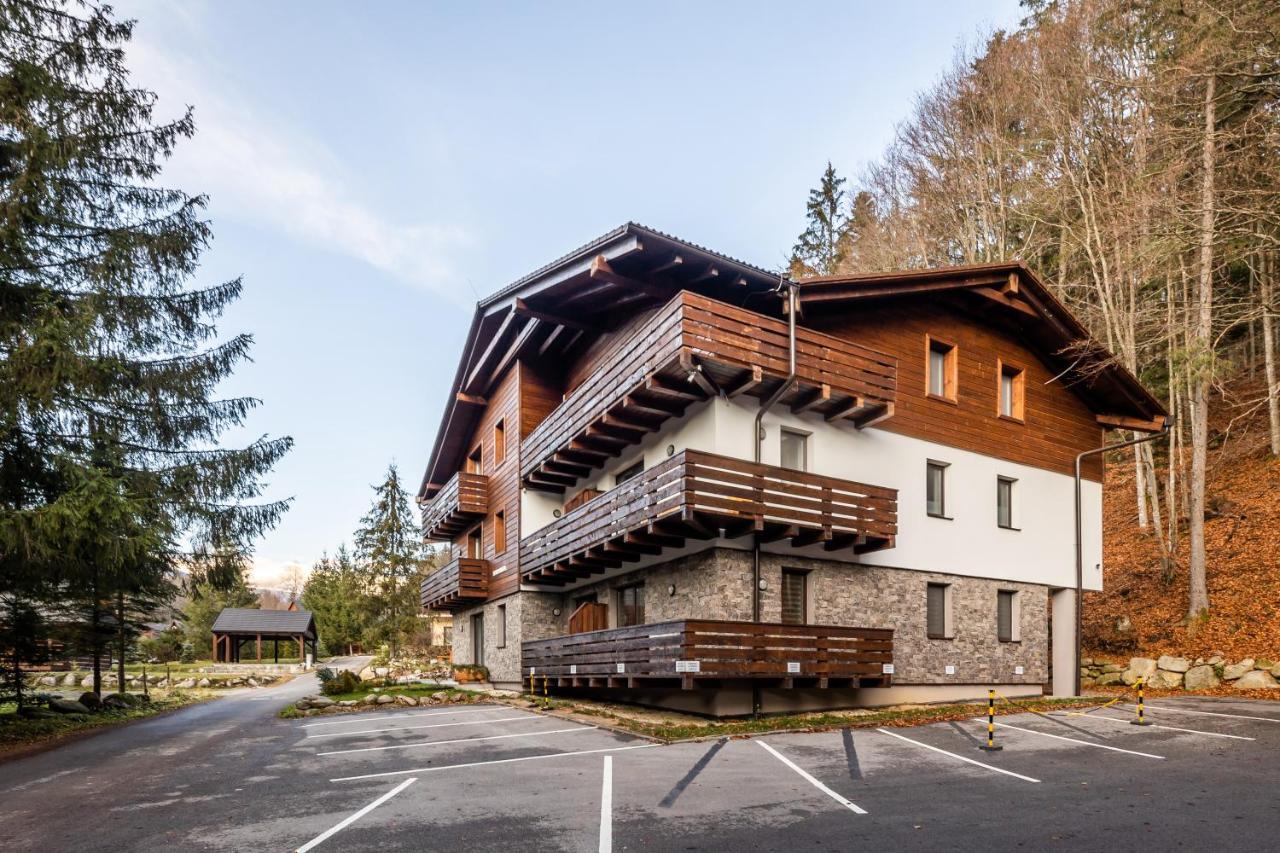 Lucnica Apartments タレ エクステリア 写真